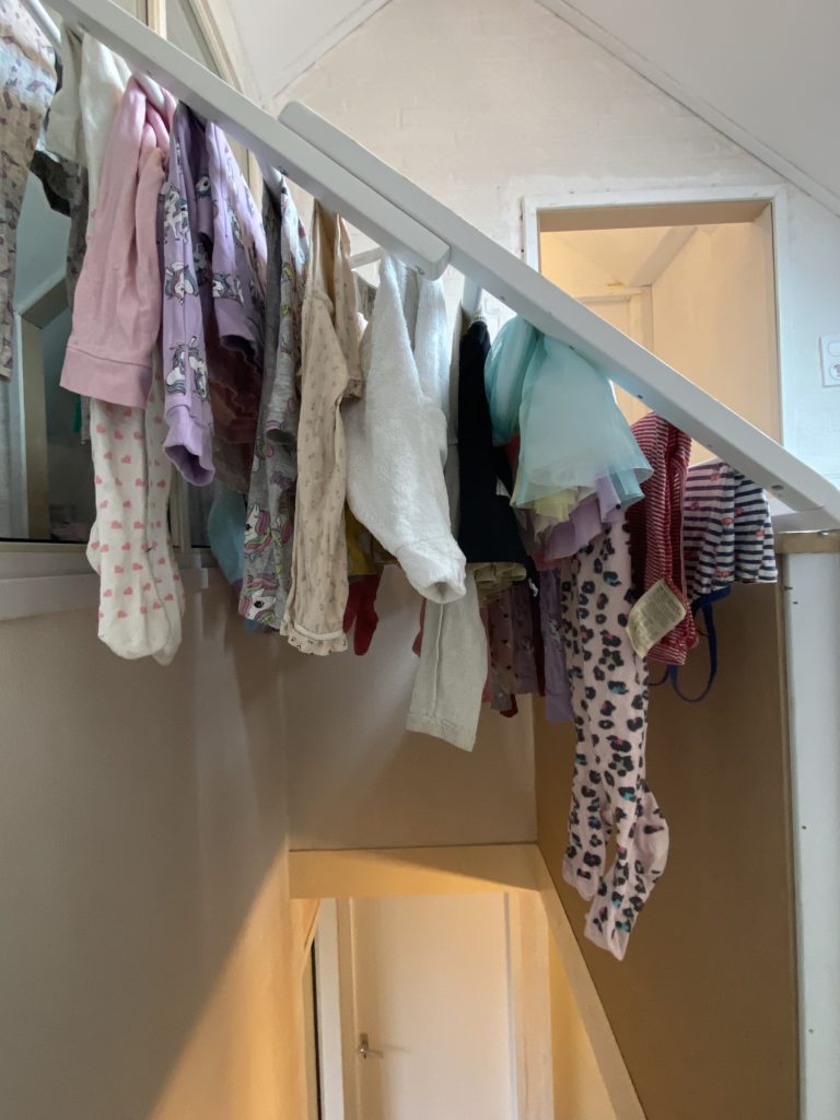 kloof Gedwongen Hobart DIY: Wasrek in het trapgat - Mama van drie